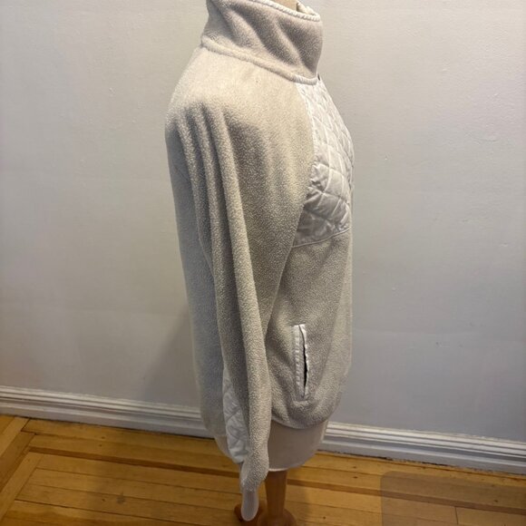 Abercrombie & Fitch asymmetrical snap up sherpa top with quilting in lt grey - Picture 2 of 8
